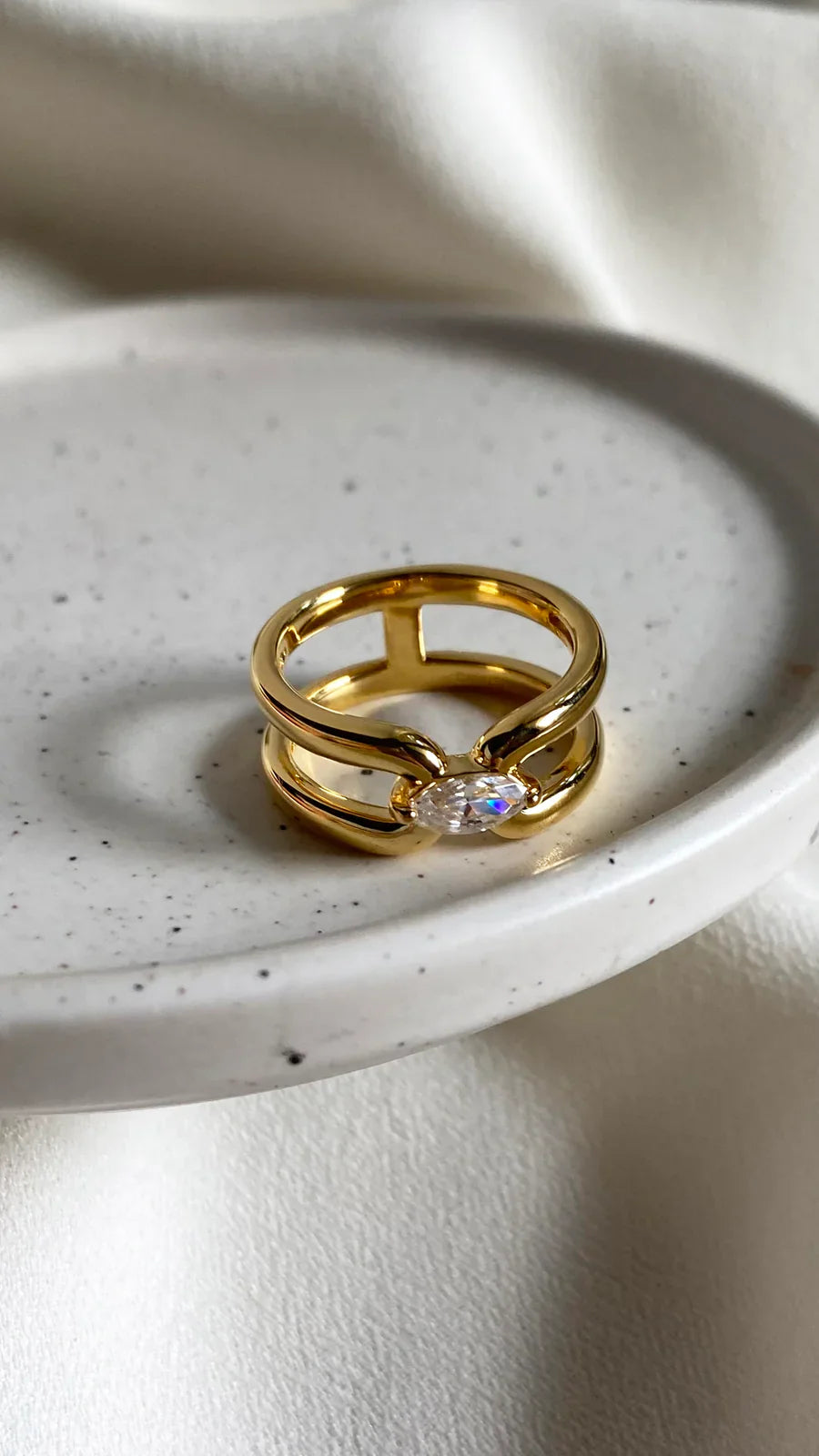 #color_yellow gold